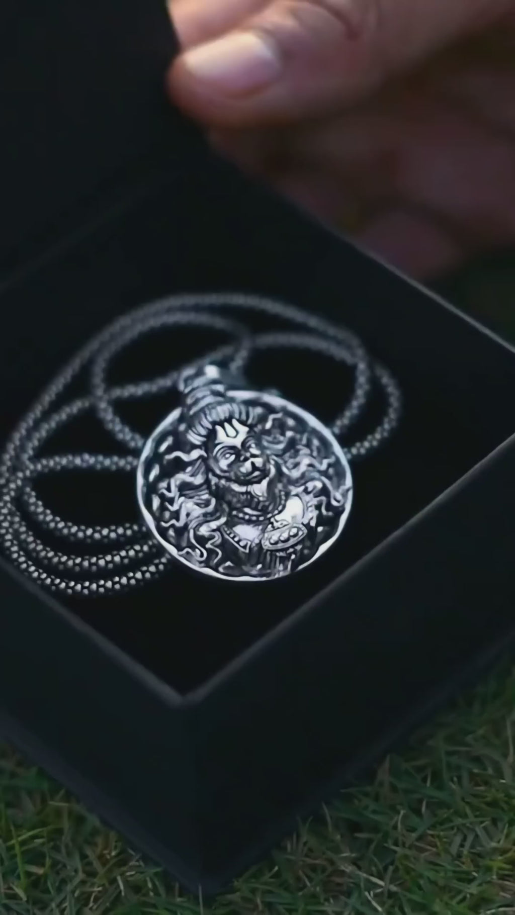 Hanuman Ji Oxidised Silver Pendant Chain for Men & Women | Bajrangbali Devotional Alloy Necklace | Hindu Spiritual Jewelry